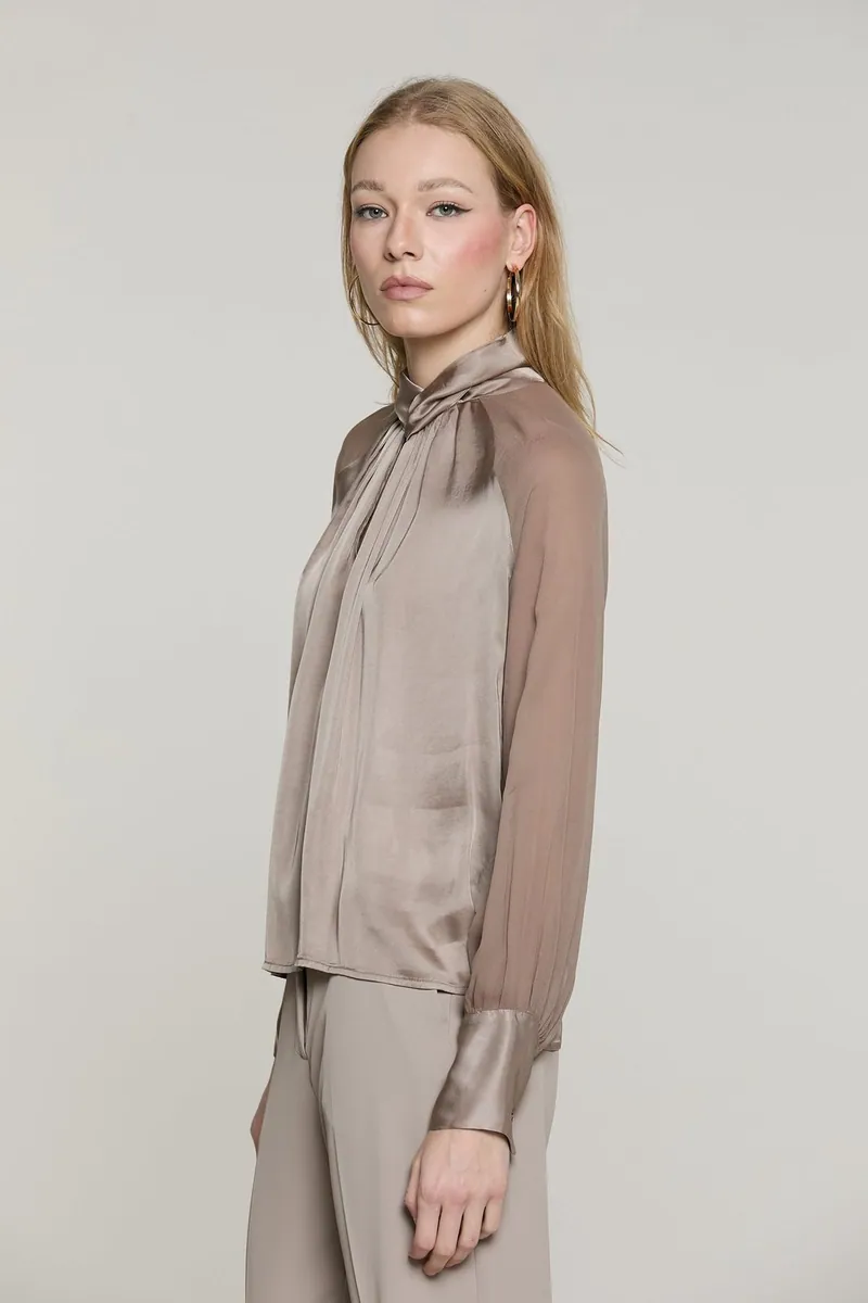 Blusa con nodo al collo e apertura a goccia Relish, tortora, foto 2 di 3