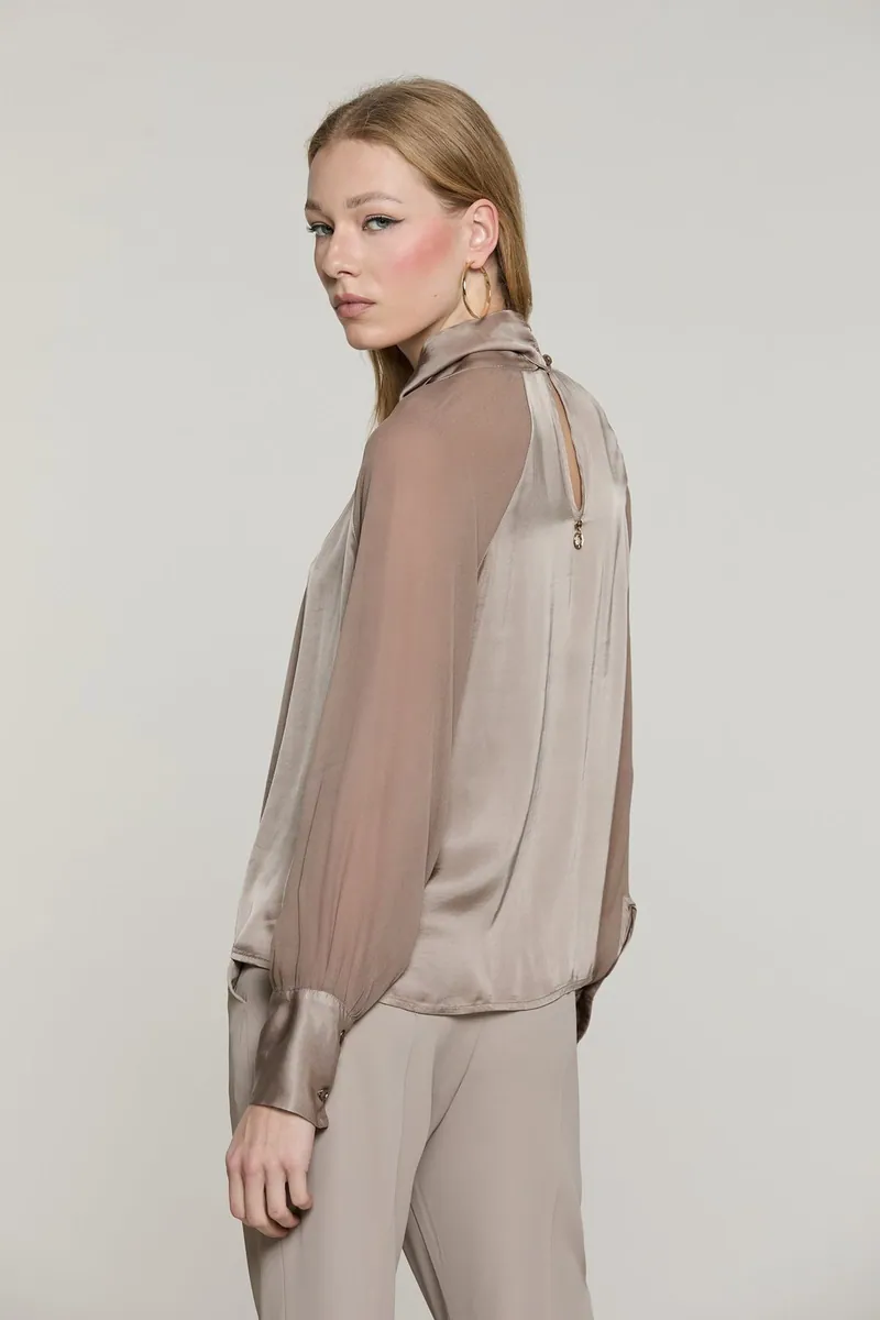 Blusa con nodo al collo e apertura a goccia Relish, tortora, foto 3 di 3